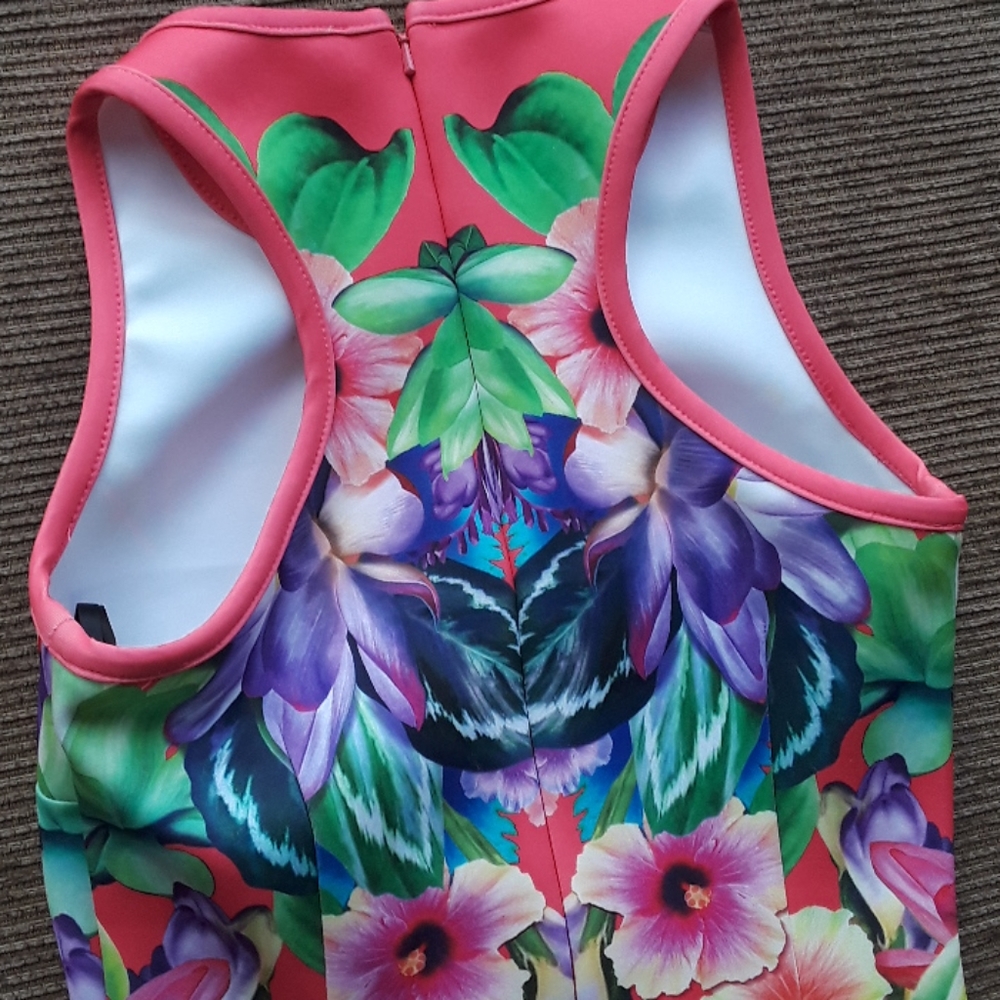 Dress - Picture 4 of 4